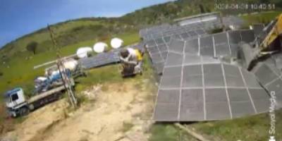 İşgal askerleri, Lübnan'daHristiyan köyü Debel'de güneş panellerini tahrip etti