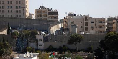 İşgal askerleri, Doğu Kudüs'te Ayrım Duvarı yakınında 1 Filistinliyi yaraladı