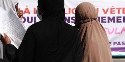 Fransız şirketin başörtülü çalışanları işten çıkardığı iddia edildi 