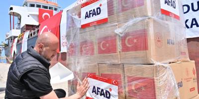 Türkiye'den, Lübnan'a 730 tonluk insani yardım