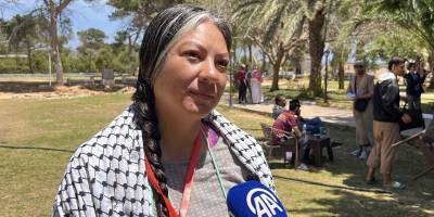 İsrail'in alıkoyup serbest bıraktığı ABD'li aktivist Sumud Kara Konvoyu'na katıldı