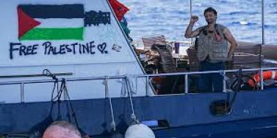 Siyonistler Sumud filosu aktivistlerinin bulunduğu Girolama teknesine ateş açtı