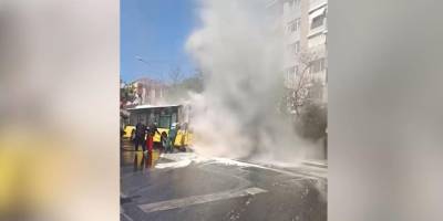 Yine İETT otobüsü yine yangın
