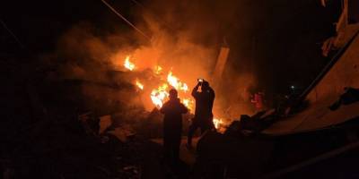 İşgalci İsrail Gazze'nin orta kesiminde bir binayı bombaladı