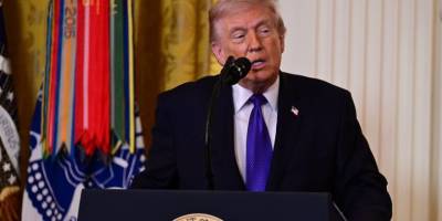 İran’la anlaşmadan bahseden Trump tehdit ve şantaj politikasını sürdürüyor