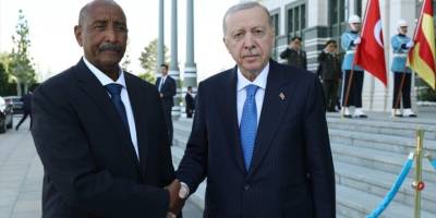 Türkiye ile yakınlaşan Sudan, bölgesel kuşatmanın üstesinden gelebilecek mi?