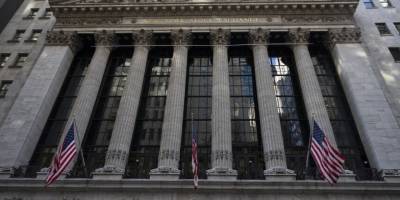 S&P 500 ve Nasdaq, çip hissesi satışları ve jeopolitik risklerle bir ayın en düşük seviyelerini gördü