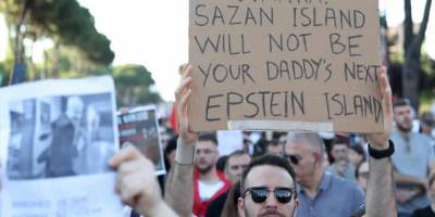 Kushner'ın ada gaspı: Arnavutlar bir tatil köyüne değil, sisteme karşı ayaklanıyor