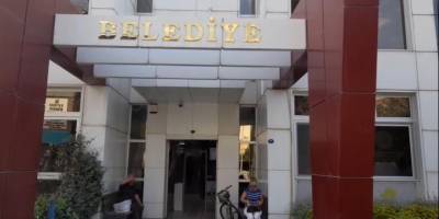 İzmir'de Seferihisar Belediyesi'ne rüşvet operasyonu