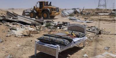 İsrail’in Negev’deki zorla tahliyeleri hız kazanırken yüzlerce insan ise evsiz kaldı