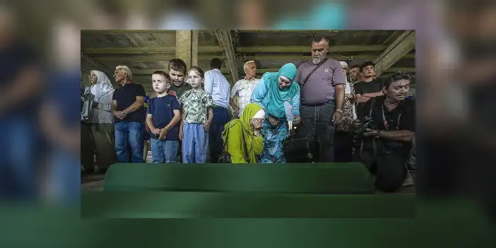 Srebrenitsa Soykırımı'nın 31'inci yılında toprağa verilecek 10 cenaze gözyaşlarıyla karşılandı