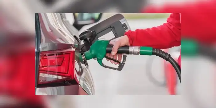 ABD'de ortalama benzin fiyatı, Orta Doğu'daki gerilimle yeniden 4 dolara çıktı