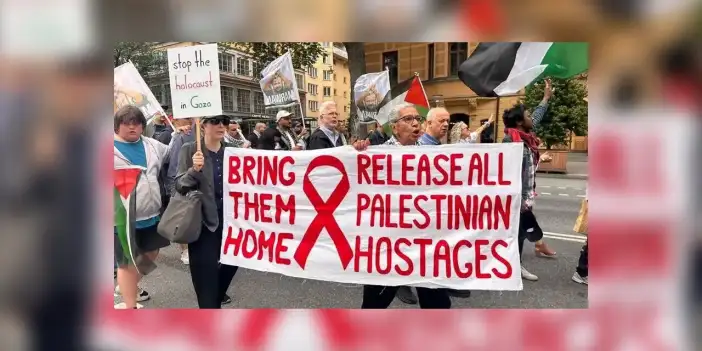 Filistin ve Lübnan'a saldırılarını sürdüren soykırımcı İsrail, İsveç'te protesto edildi