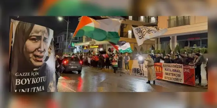 Üsküdar'da mahalle sakinlerinin McDonald's protestosu sürüyor