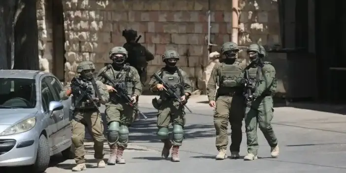 Katil İsrail ordusu Batı Şeria'da Hristiyanların yaşadığı Tayyibe beldesini "askeri bölge" ilan etti