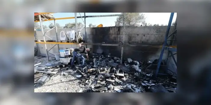 Siyonist yerleşimciler, Batı Şeria'da Filistinlilere ait fabrikayı kundakladı