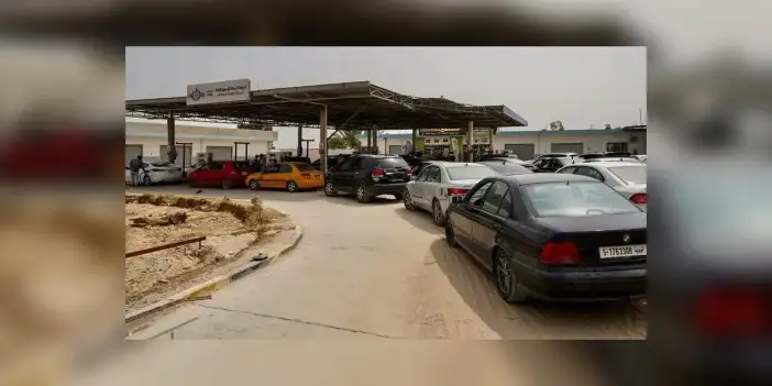 Libya'nın başkenti Trablus'ta yakıt kuyruklarının azaltılması için mobil akaryakıt istasyonları kuruldu