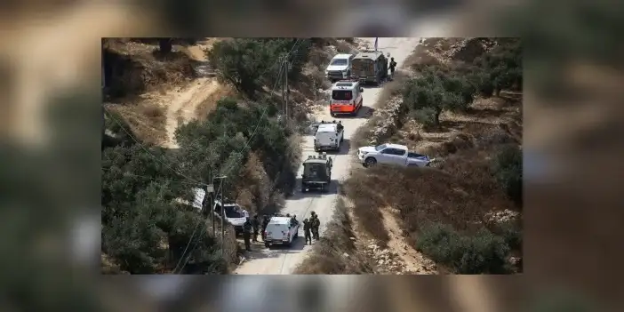 Filistin topraklarını gasbeden maskeli Siyonistler, Kusra'ya kamyonet kasalarında baskın düzenledi