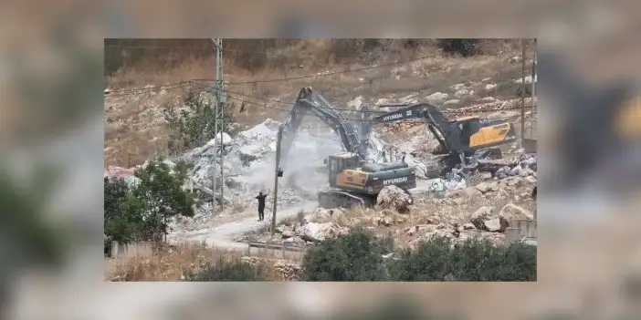 B'Tselem: İsrail, Ekim 2023'ten bu yana 66'ncı Filistin köyünü boşaltarak köydeki tüm evleri yıktı