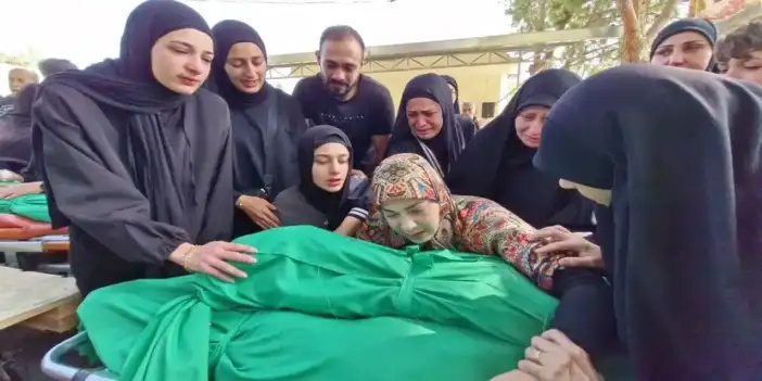 İşgalci İsrail saldırılarında Lübnan'da 800'e yakın çocuk hayatını kaybetti, 360 bin çocuk yerinden edildi