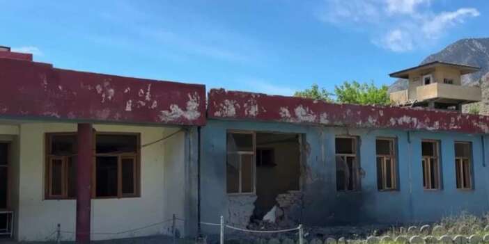Pakistan saldırıları Afganistan'da 12 bin öğrencinin eğitim hayatını etkiledi