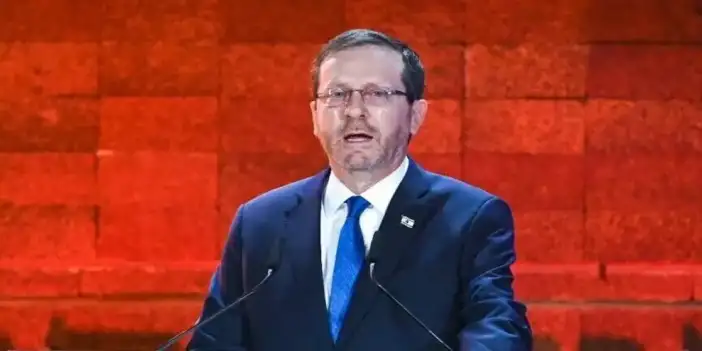 Siyonist Cumhurbaşkanı, yaralı Filistinliyi başından vurarak katleden katil askeri affetti