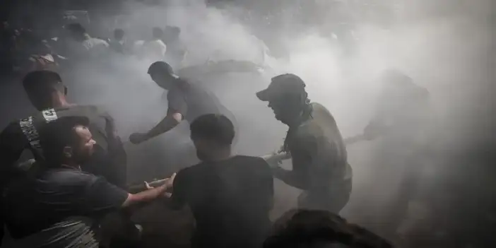 Soykırımcı İsrail Gazze'ye saldırılarını sürdürmek için bahaneler arıyor