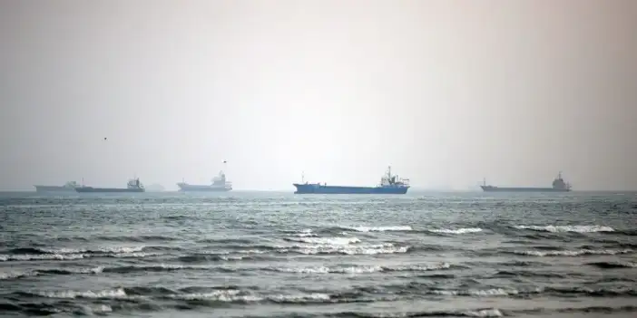 İran, Hürmüz Boğazı'nda "geçiş düzenlemelerine" uymayan gemilerin yüklerine el koymaya hazırlanıyor