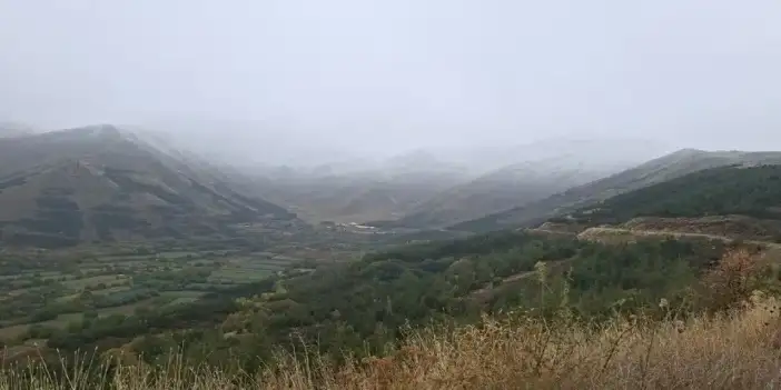 İzmir'in yüksek kesimlerine kar yağdı