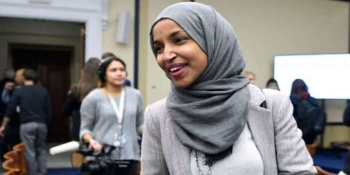 Trump'ın Ilhan Omar'ı sınır dışı etme girişimi, uçuruma doğru atılan bir başka adımdır
