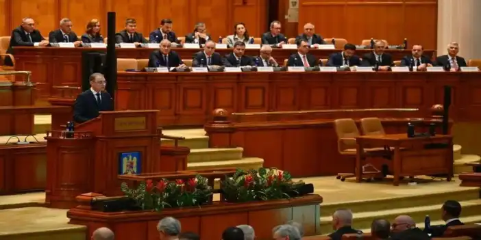Romanya'da 5 aylık belirsizliğin ardından Niculescu başbakanlığındaki yeni hükümet güvenoyu aldı