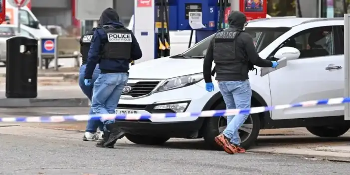 Fransa'da terör saldırısının şüphelisi, Müslümanlara ve Afrikalılara benzeyenleri hedef aldığını söyledi