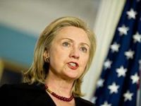 Hillary Clinton'a Ayakkabı Fırlatıldı