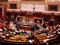 Fransa Meclisi Soykırım Yasasını Kabul Etti