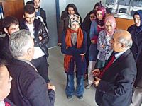 Üniversitede Mescid Talebine Ret!