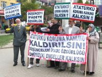 “Atatürk’ü Koruma Kanunu Kalksın!” Eylemi