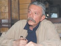 Uluer: İlk Kurşunu Sıkan Maocular