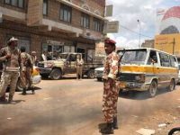 Yemende Canlı Bomba: 100 Asker Öldü