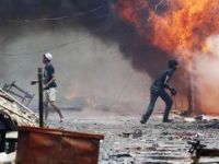 Arakan'da Müslümanlara Ait Evler Yakıldı