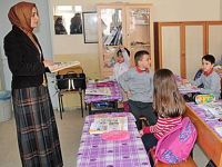 Öğretmenler Okula Başörtüleriyle Girdi