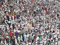 Bangladeşli Müslümanlardan Uzun Yürüyüş