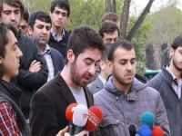 Gerilimle İlgili Bir Garip Gençlik Eylemi