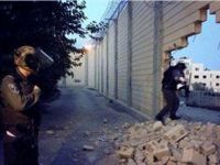 Doğu Kudüs'te Binlerce Filistinli Göçe Zorlanıyor