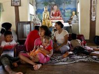 1200 Müslüman Budist Tapınağında Kalıyor