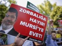 Elçilik Önünde Mursiye Destek Eylemi