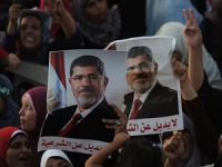 Mursi Destekçileri Meydanı Terk Etmiyor (VİDEO)