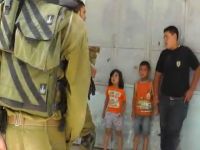 5 Yaşındaki Çocuğu Gözaltına Aldılar (VİDEO)