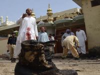 Bayram Namazı Kılanlara Saldırdılar