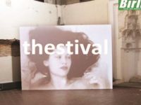 Namaza Kapalı Sanata Açık