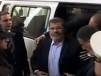 Mursi, Mahkemeye Böyle Geldi (VİDEO)